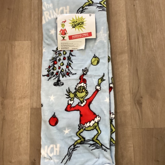 NWT The Grinch Dr Seuss Christmas  Blue throw 50 x 70 - Picture 1 of 4